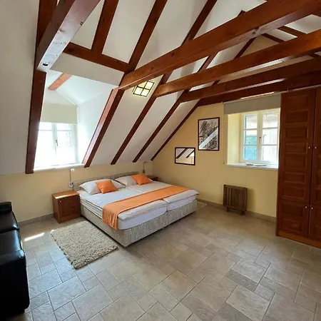 בית הארחה Toni Palace ספליט