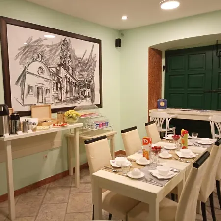 Toni Palace בית הארחה ספליט