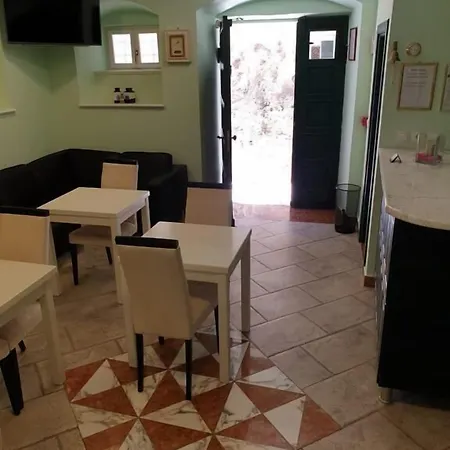 Πανσιόν Toni Palace Σπλιτ