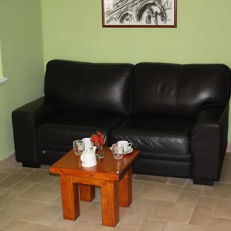 Toni Palace سبليت