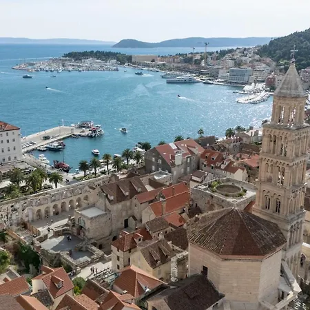 Toni Palace بيت ضيافة