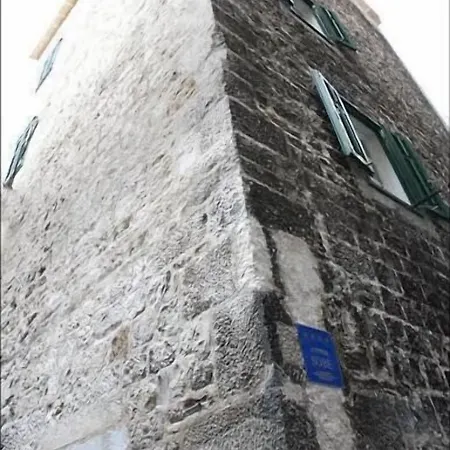 Toni Palace بيت ضيافة 4*