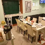 Toni Palace